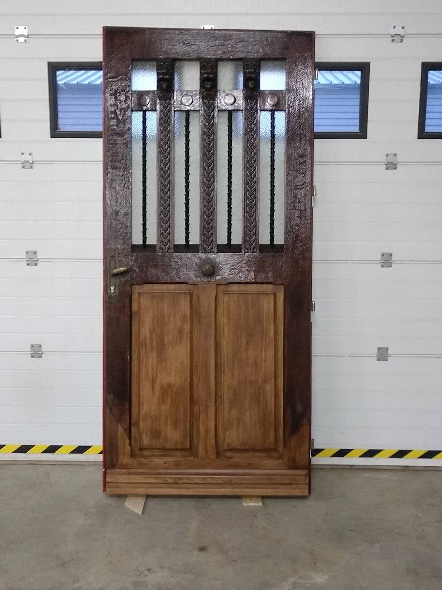 Restauration_porte_d_entrée_bois-1920w