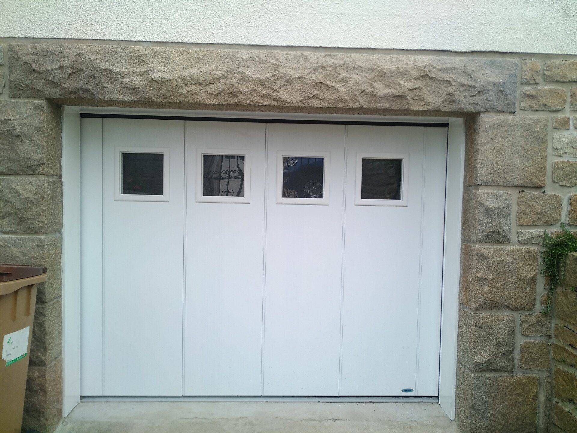 Porte_garage_alu_déplacement_latéral_(1)-1920w